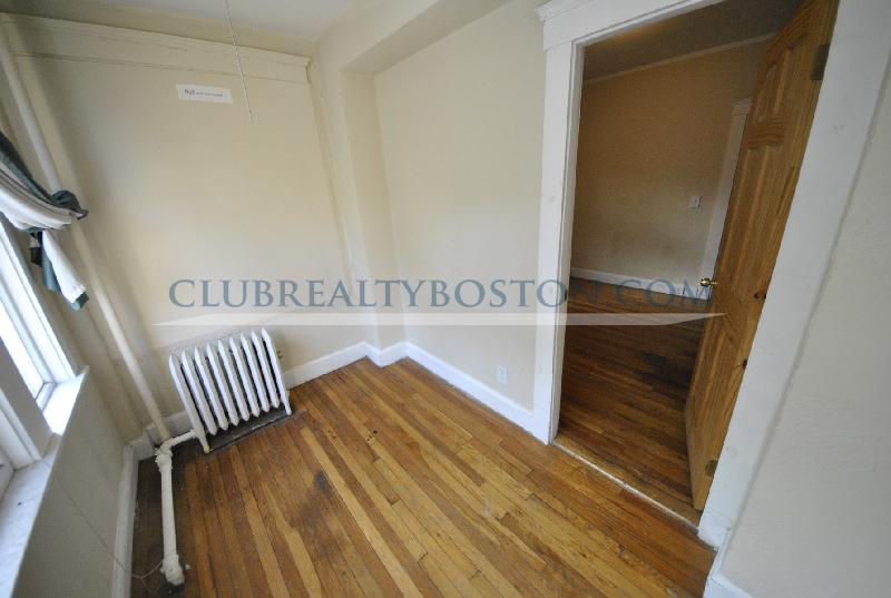 248 Kelton St, Allston