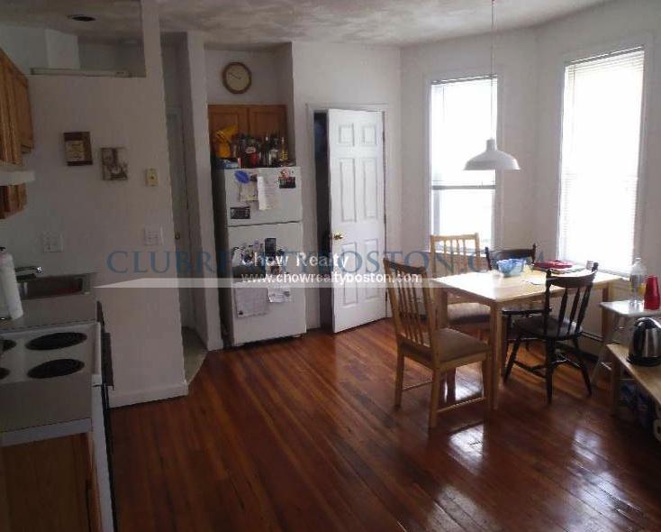 3 bed, 1 bath apartment for rent at 57 Mansfield St Unit 3, Allston — photo 3 of 17