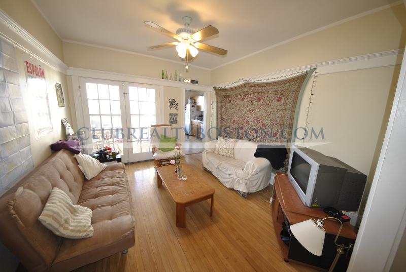 3 bed, 1 bath apartment for rent at 10 Farrington Ave Unit 6, Allston — photo 9 of 43