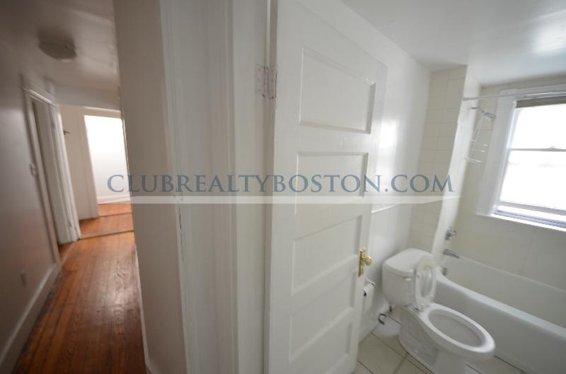 14 Fairbanks St, Brighton