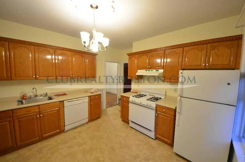 3 bed, 1 bath apartment for rent at 37 Fairbanks St Unit 2, Brighton — photo 1 of 12