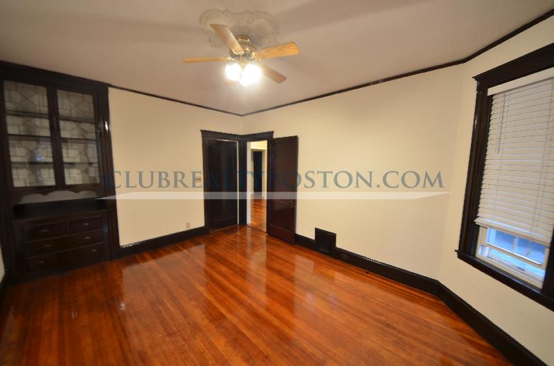 3 bed, 1 bath apartment for rent at 37 Fairbanks St Unit 2, Brighton — photo 5 of 12