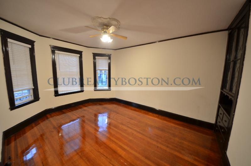 3 bed, 1 bath apartment for rent at 37 Fairbanks St Unit 2, Brighton — photo 8 of 12