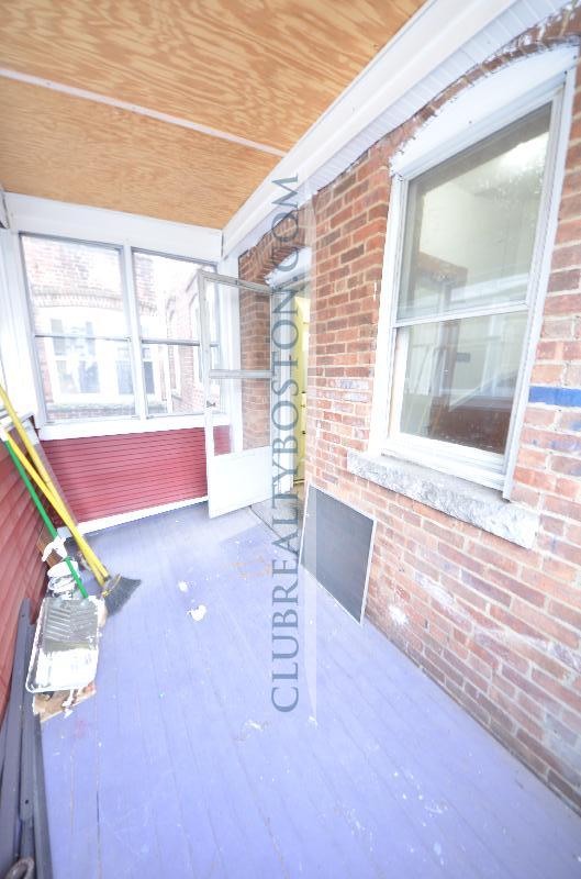 811 Washington St, Washington Square