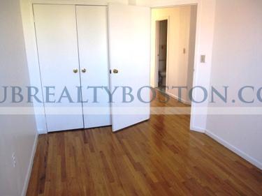 109 Saint Stephen St, Fenway