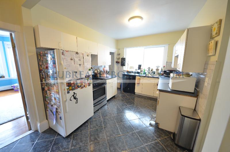 3 bed, 1 bath apartment for rent at 881 Washington St Unit 2, Washington Square — photo 21 of 30