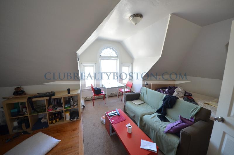 1 bed, 1 bath apartment for rent at 117 Thorndike St Unit Top, Coolidge Corner — photo 16 of 17