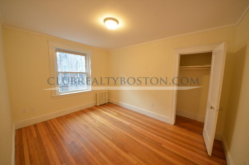 1615 Commonwealth Ave, Brighton