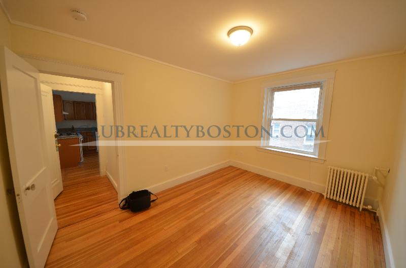 1615 Commonwealth Ave, Brighton