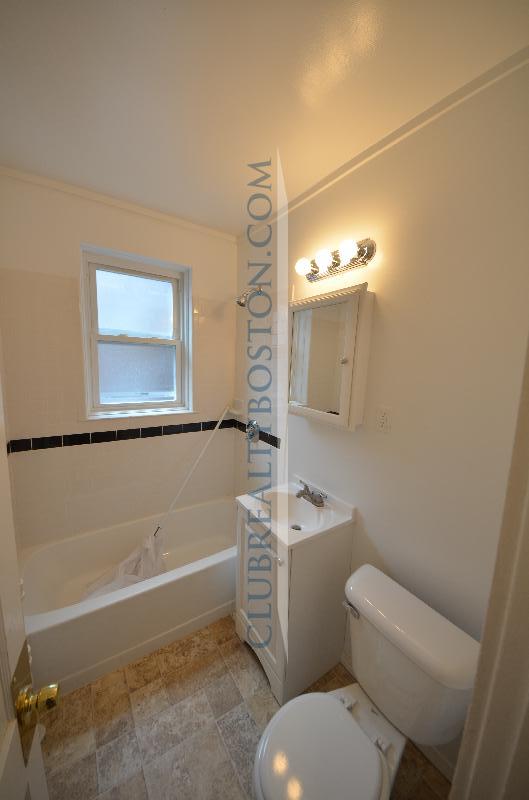 1615 Commonwealth Ave, Brighton