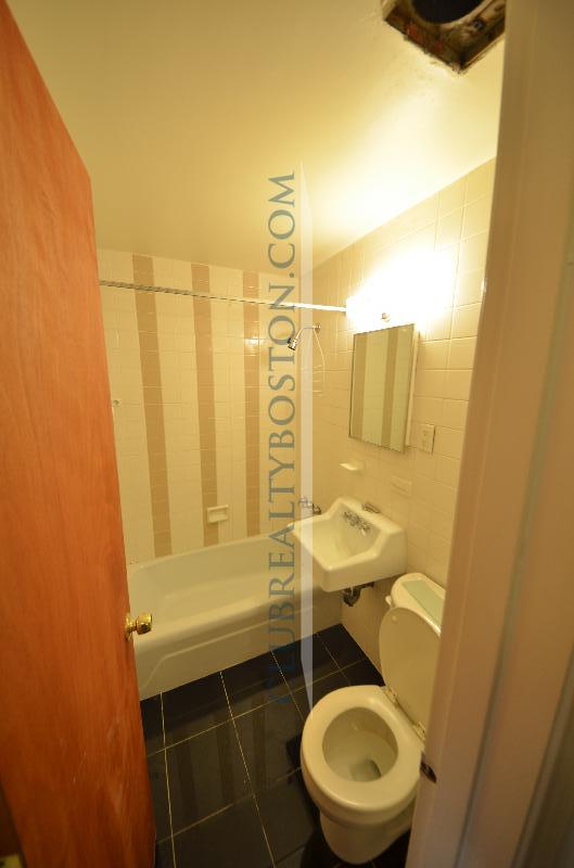 172 North Beacon St, Brighton