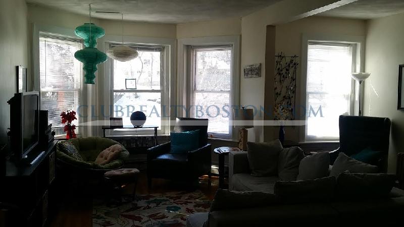 811 Washington St, Washington Square