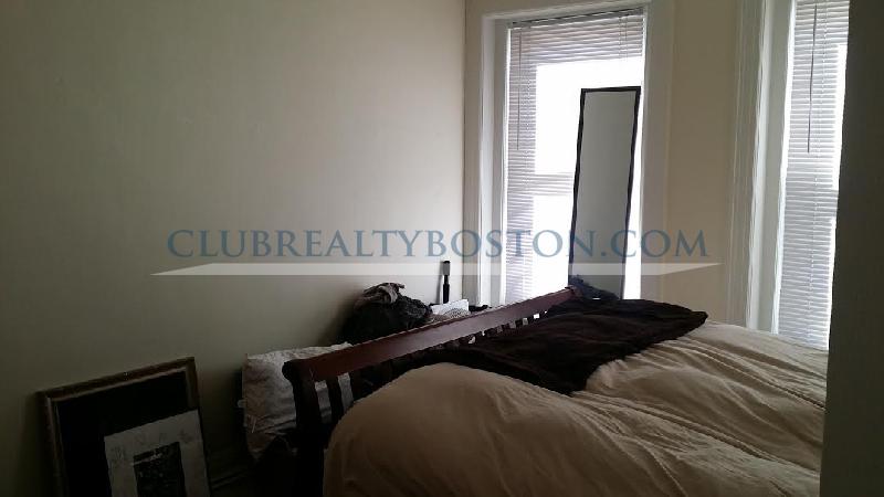 811 Washington St, Washington Square