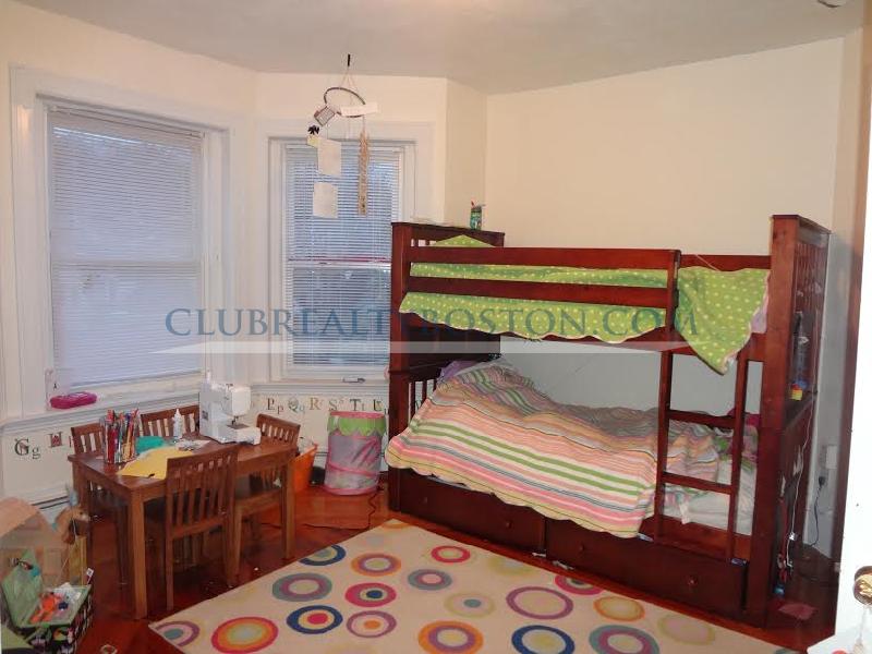 811 Washington St, Washington Square