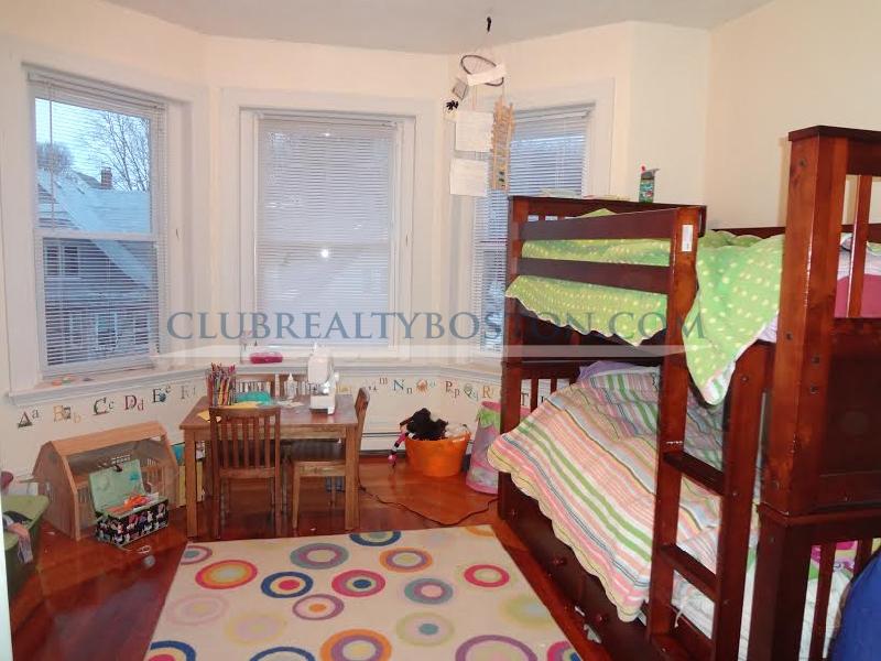 811 Washington St, Washington Square