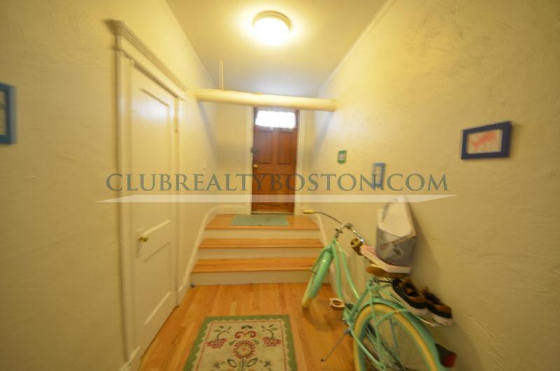 1629 Commonwealth Ave, Brighton