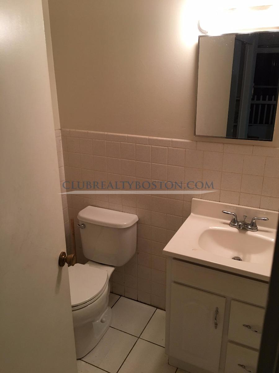 520 Main St, Banks Square