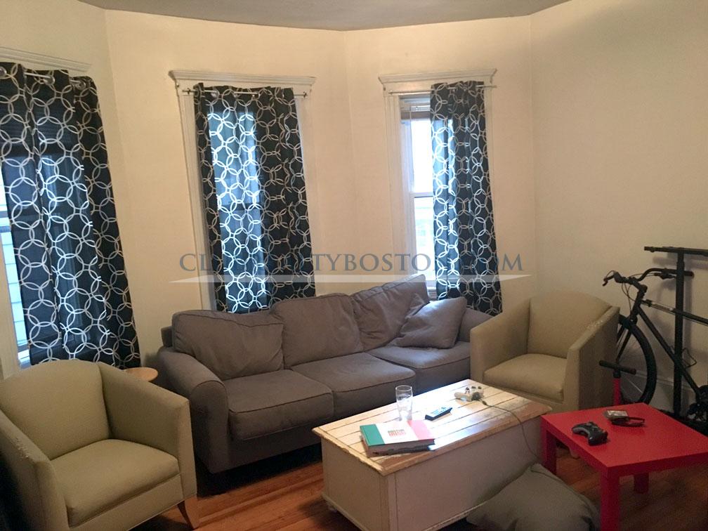 348 Faneuil St, Brighton