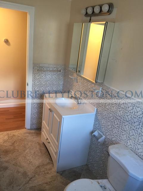 13 Rumford Ave, Waltham