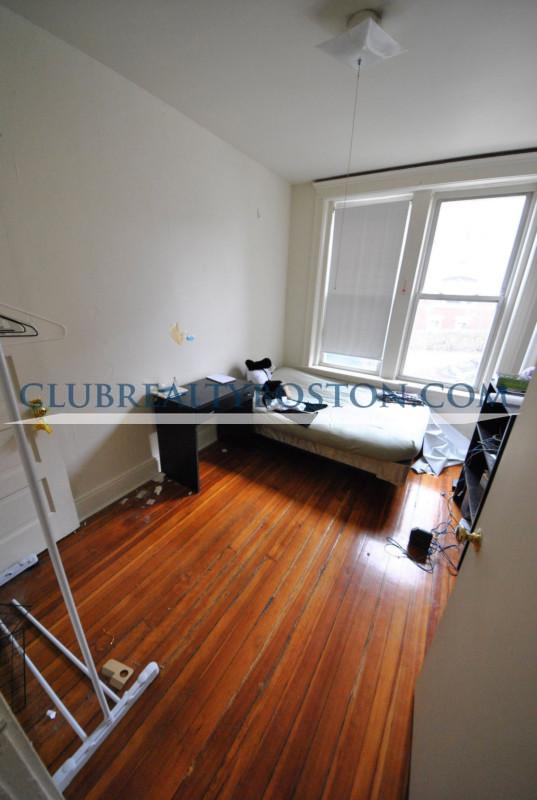 11 Mount Hood Rd, Brighton