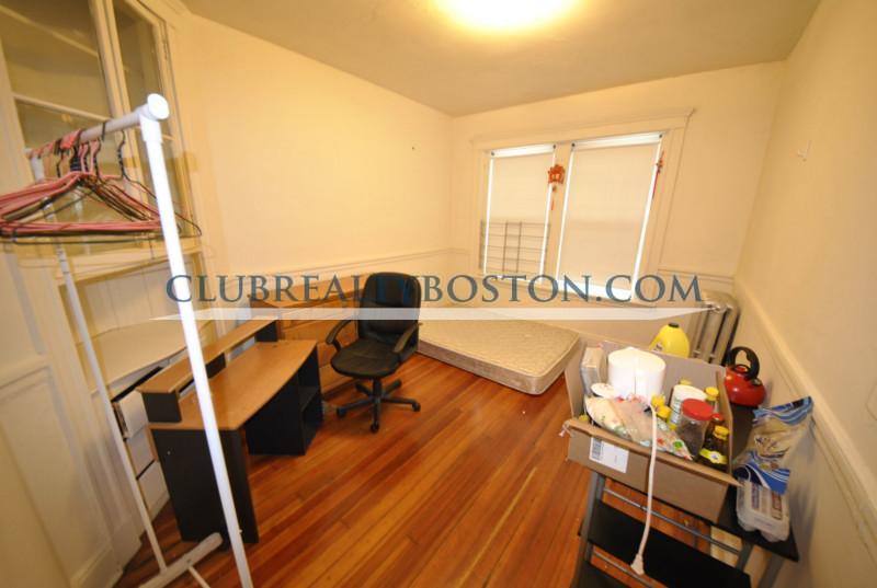 11 Mount Hood Rd, Brighton