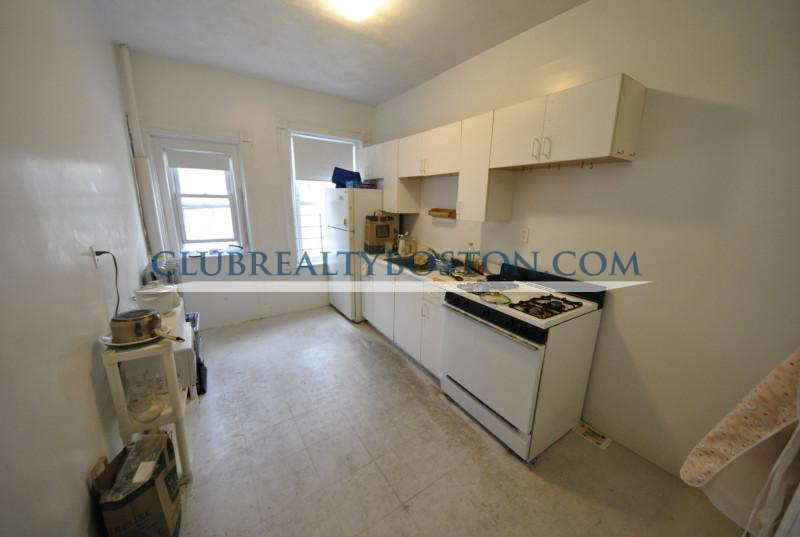 11 Mount Hood Rd, Brighton