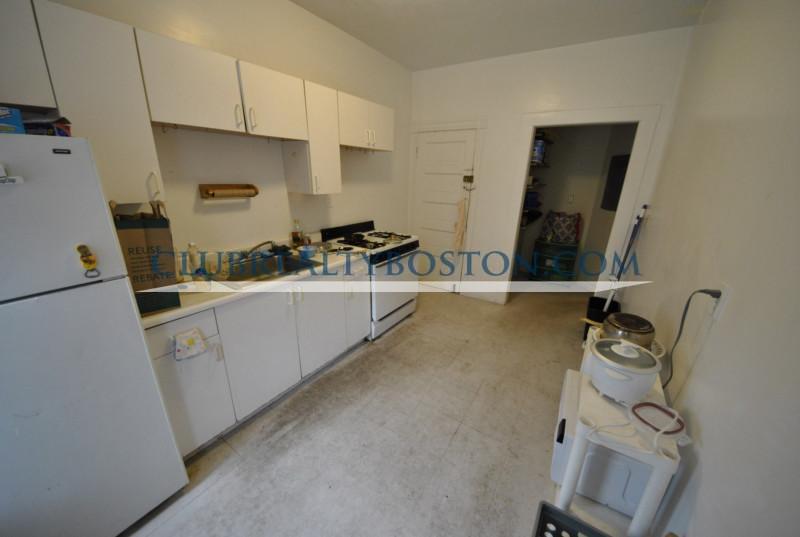 11 Mount Hood Rd, Brighton