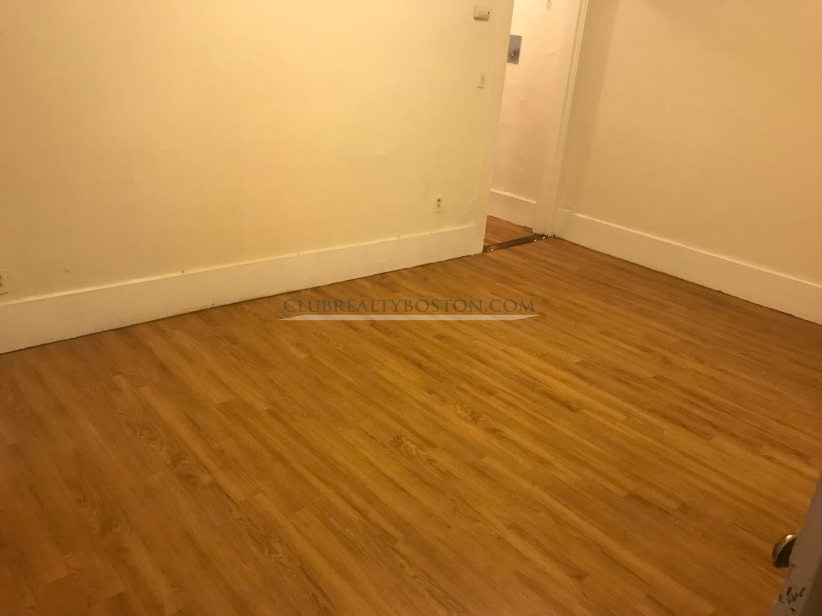 1626 Commonwealth Ave, Brighton