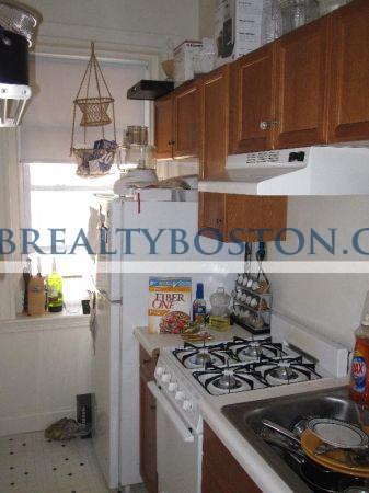 1822 Beacon St, Coolidge Corner