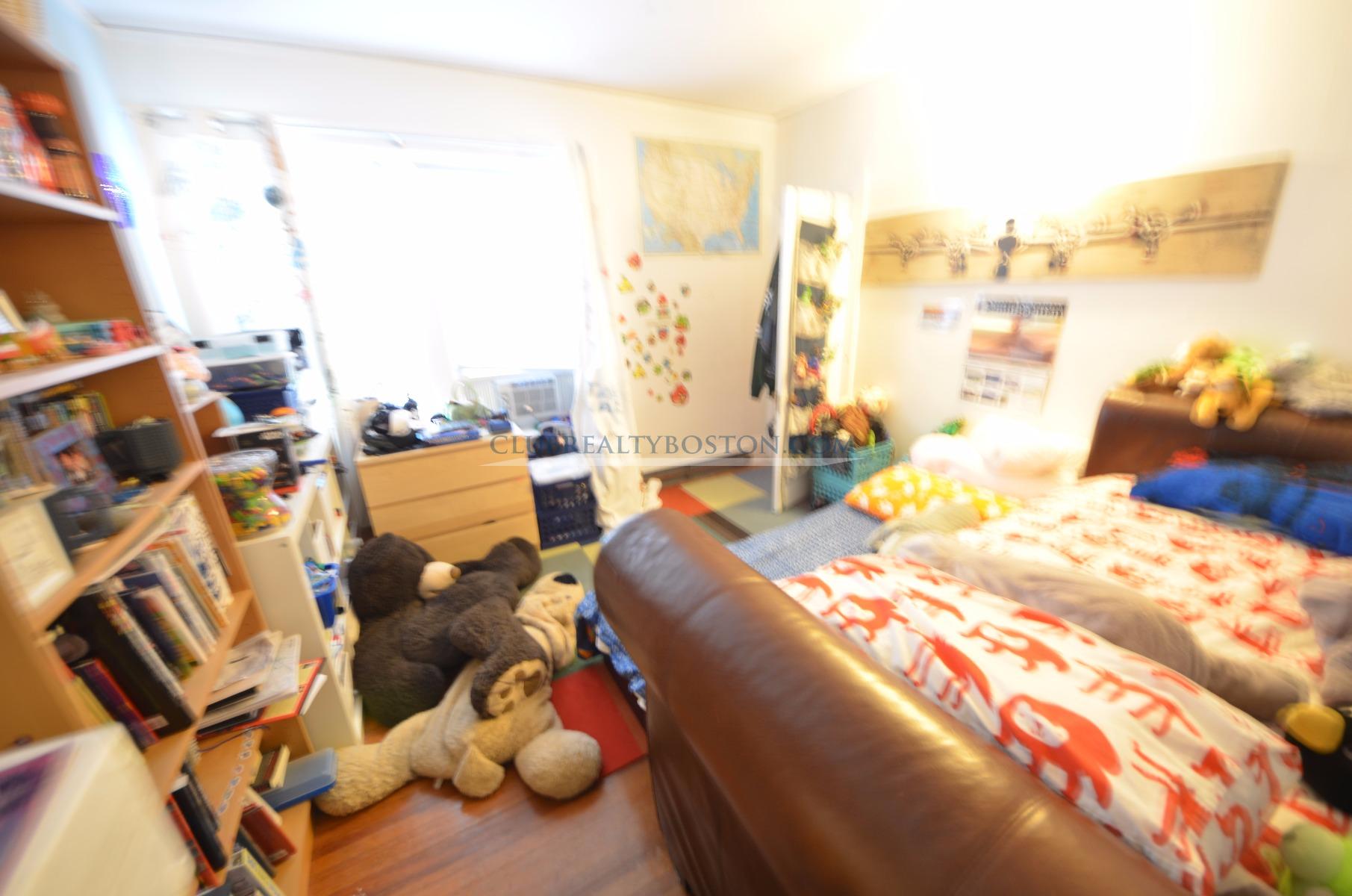 809 Washington St, Coolidge Corner