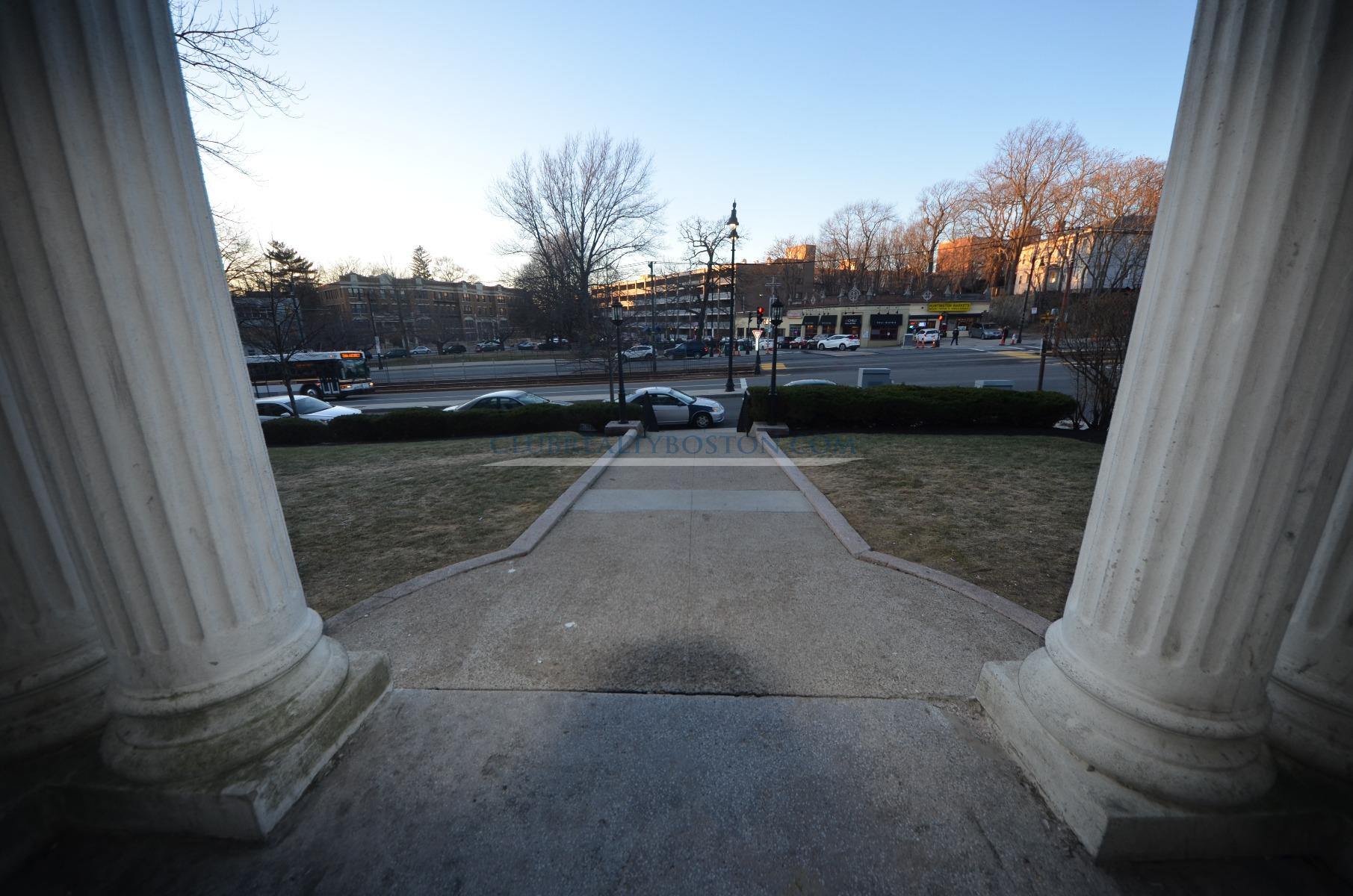 1800 Commonwealth Ave, Brighton