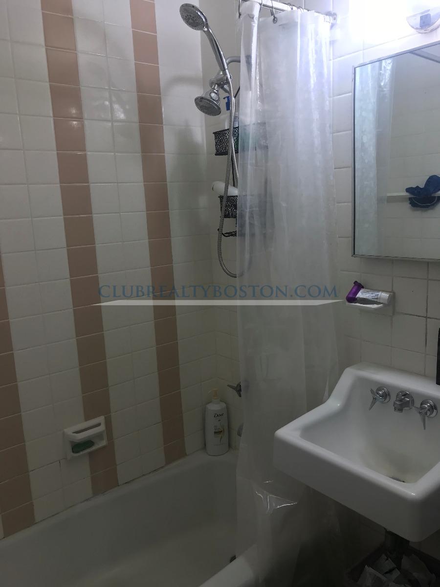 164 North Beacon St, Brighton