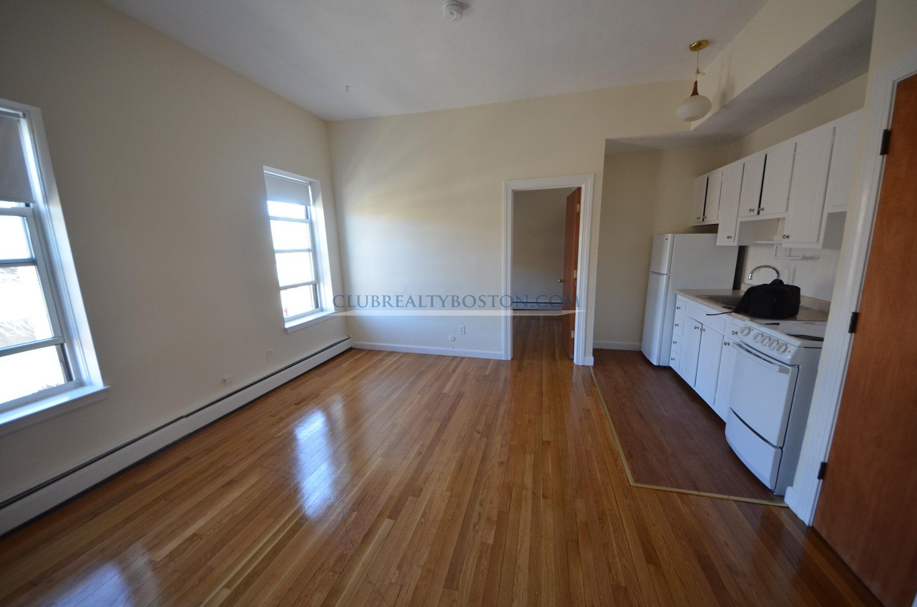 172 North Beacon St, Brighton