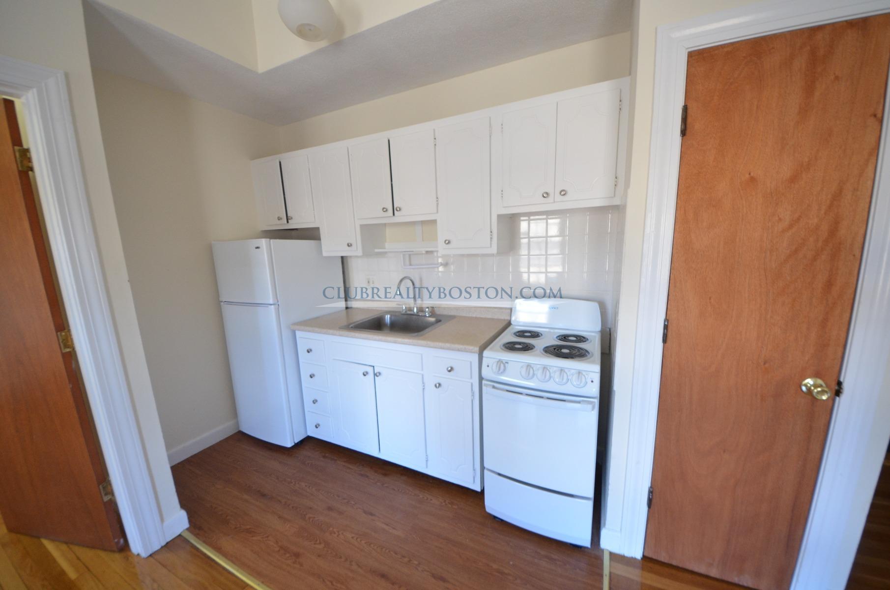 172 North Beacon St, Brighton