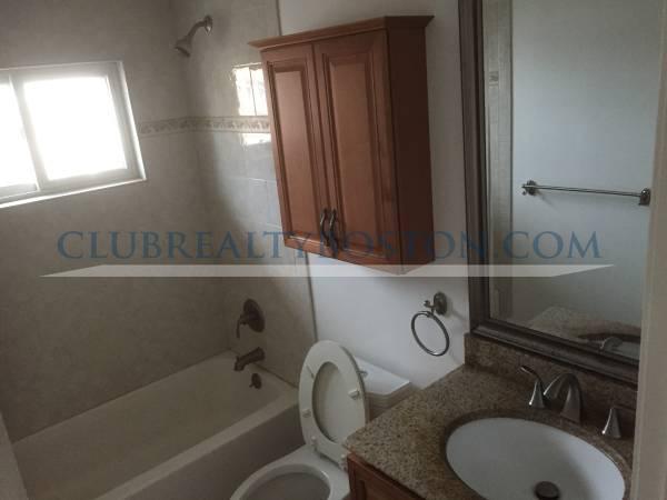 27 Oxford Circle, Strawberry Hill