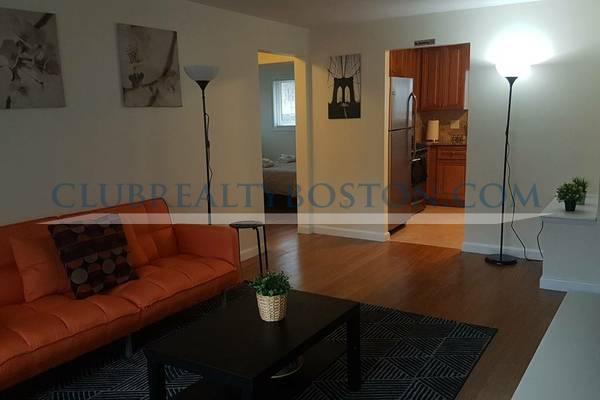 27 Oxford Circle, Strawberry Hill