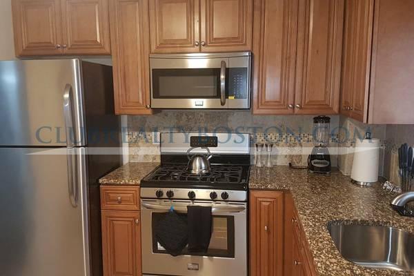 27 Oxford Circle, Strawberry Hill