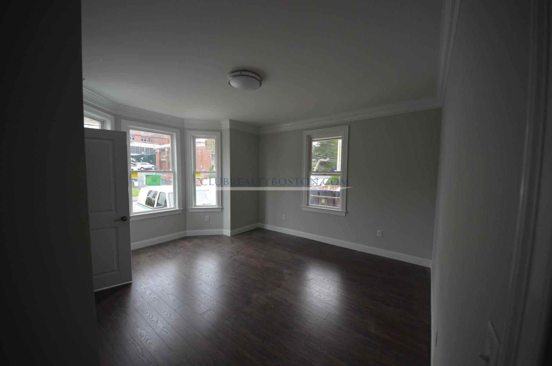 55 Highland St, Waltham