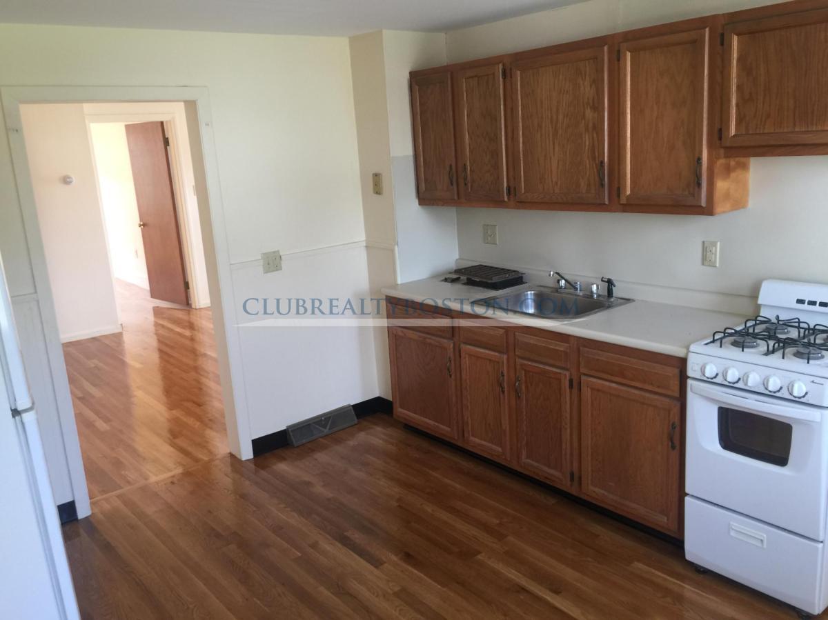 19 Norumbega Ter, Waltham