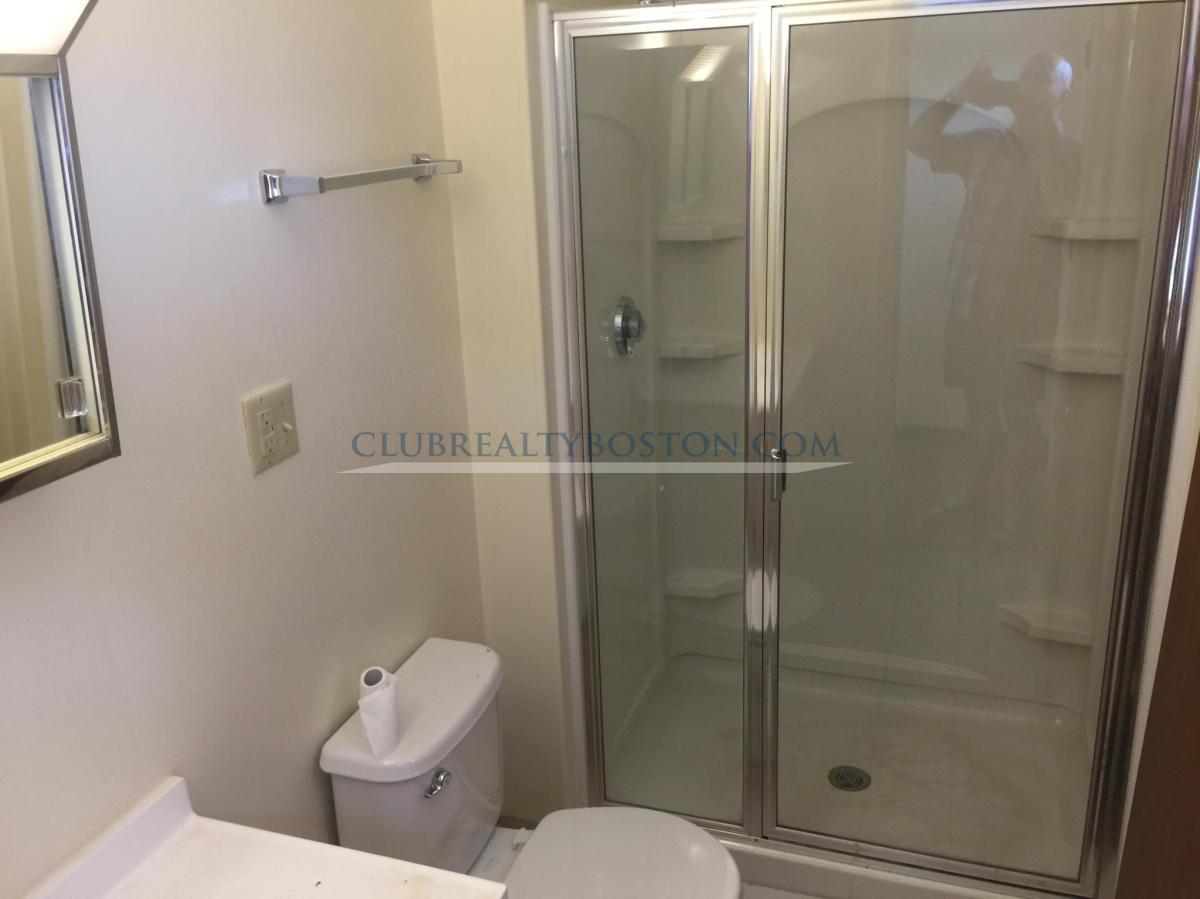 19 Norumbega Ter, Waltham