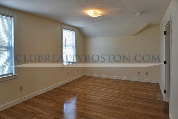 19 Norumbega Ter, Waltham