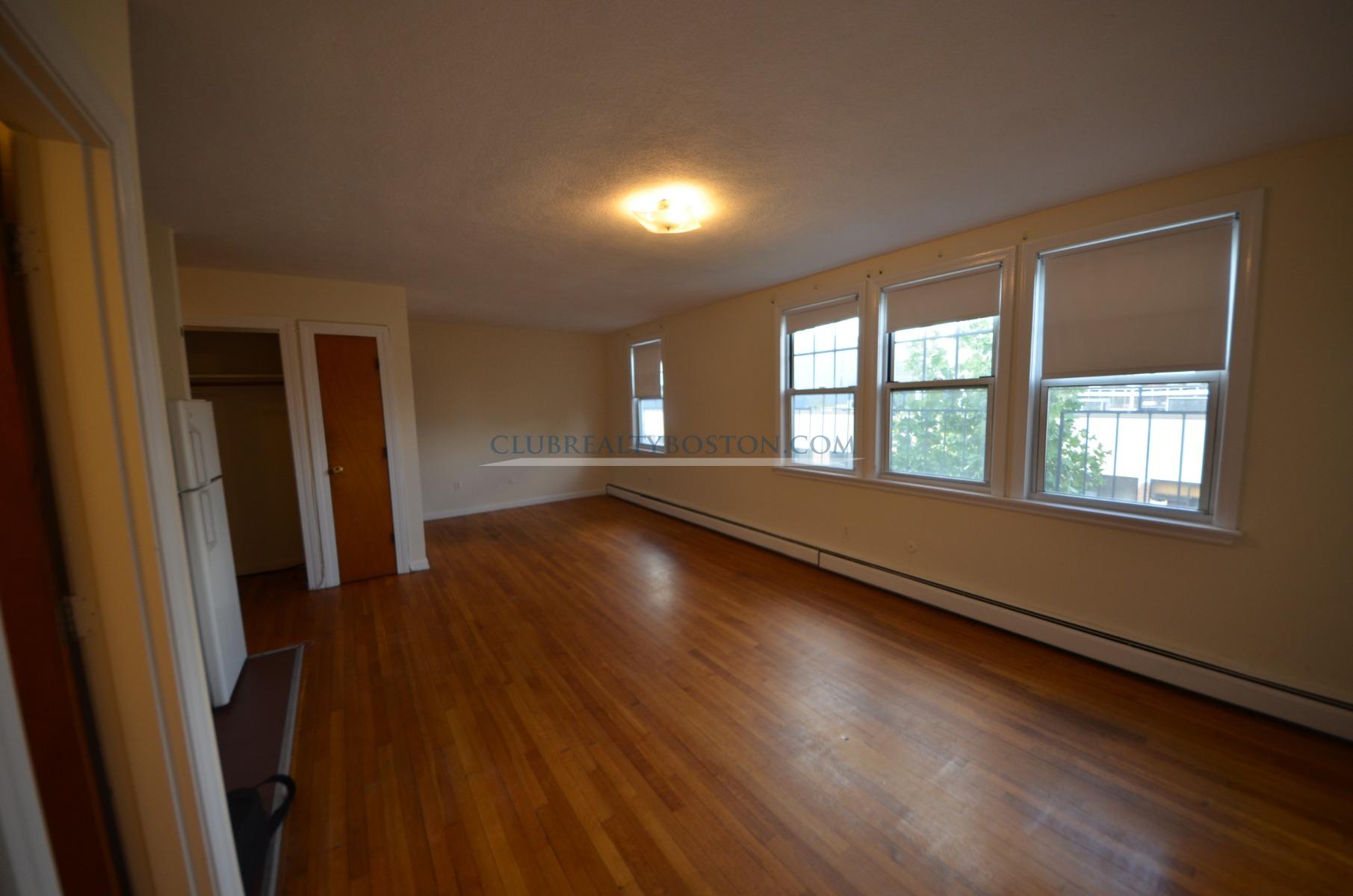 180 North Beacon St, Fenway