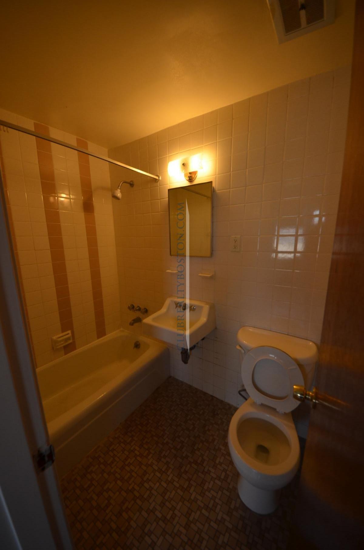 180 North Beacon St, Fenway