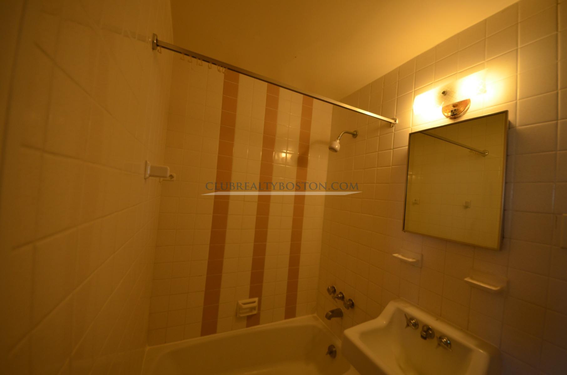 180 North Beacon St, Fenway