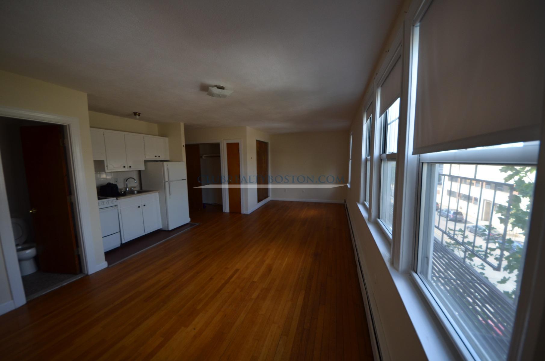 180 North Beacon St, Fenway