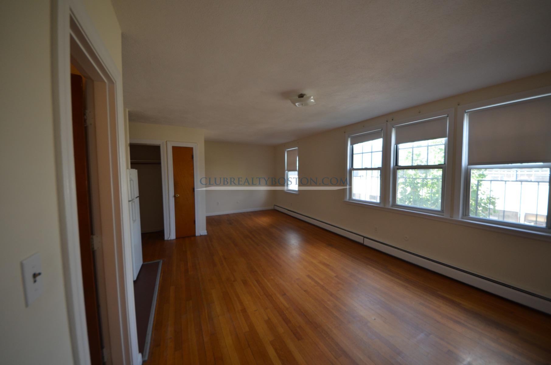 180 North Beacon St, Fenway