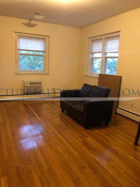 2018 Commonwealth Ave, Brighton