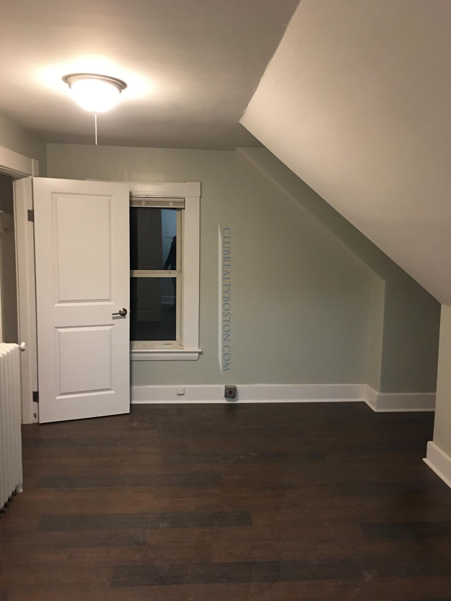 4 bed, 1 bath apartment for rent at 79 Brown St Unit 2, Waltham — photo 13 of 21