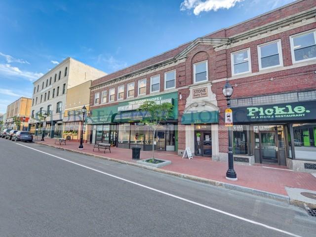 55 Highland St, Waltham