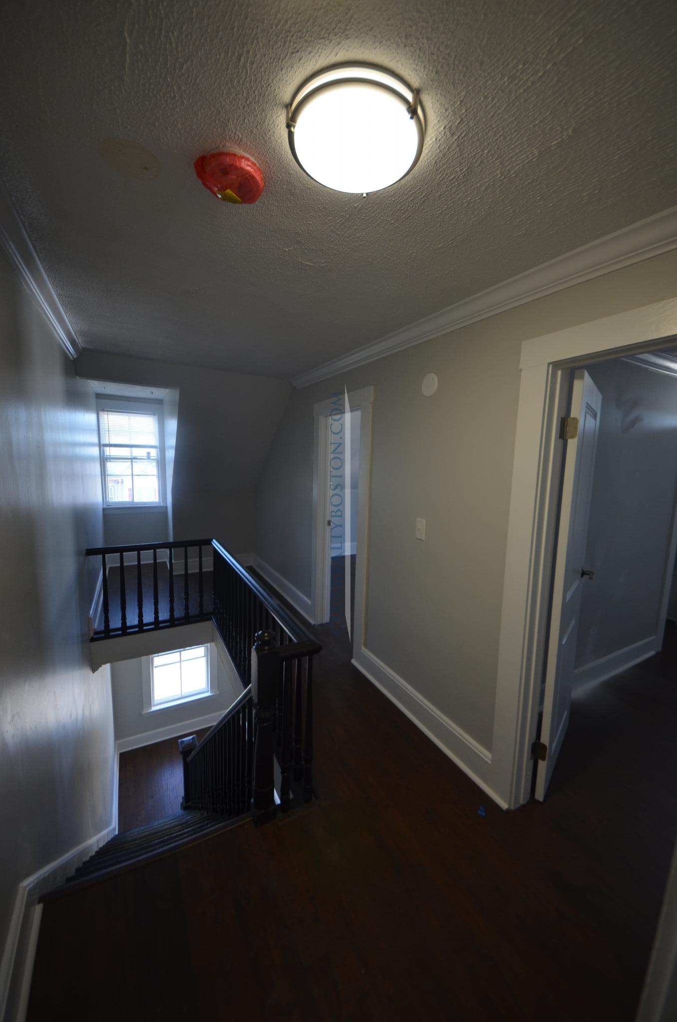 664 Moody St, Waltham